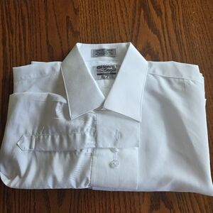 Henry Segal white microfiber dress shirt. Size Large
